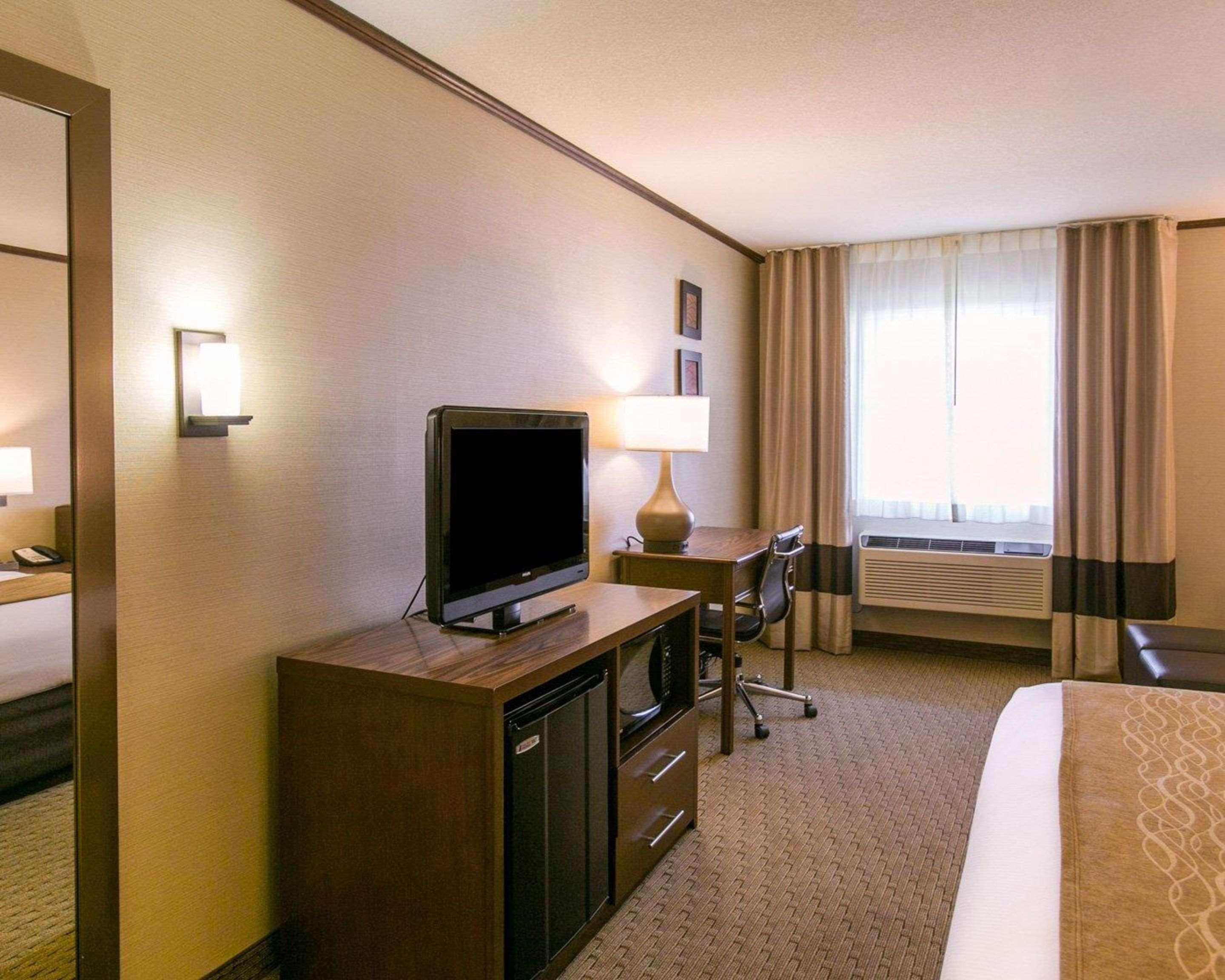 Comfort Inn Sedalia Station Exterior photo