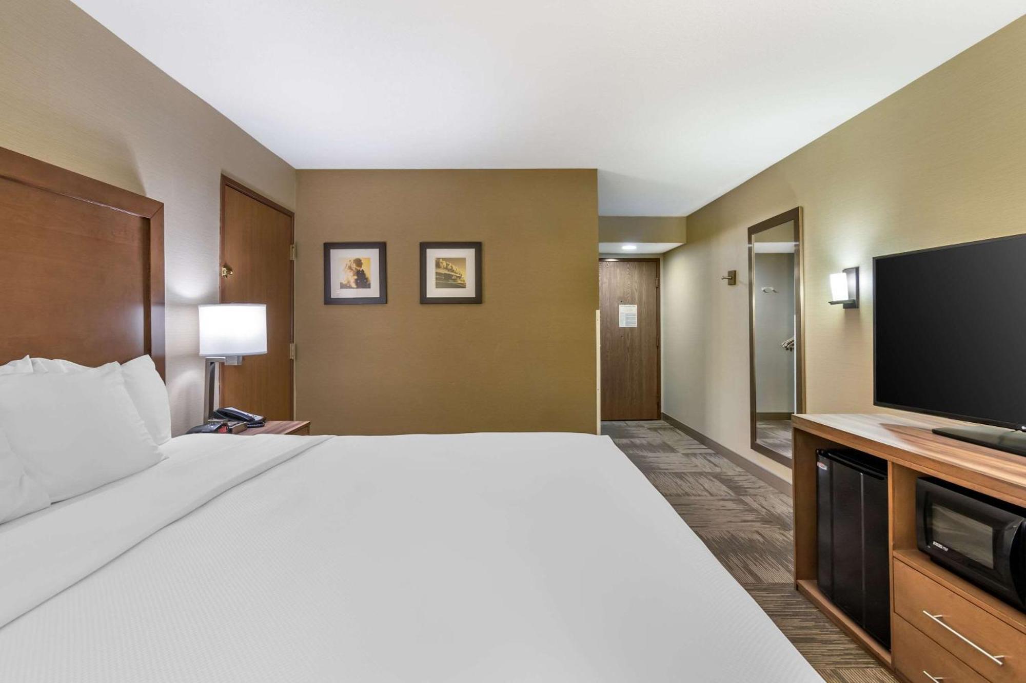 Comfort Inn Sedalia Station Exterior photo